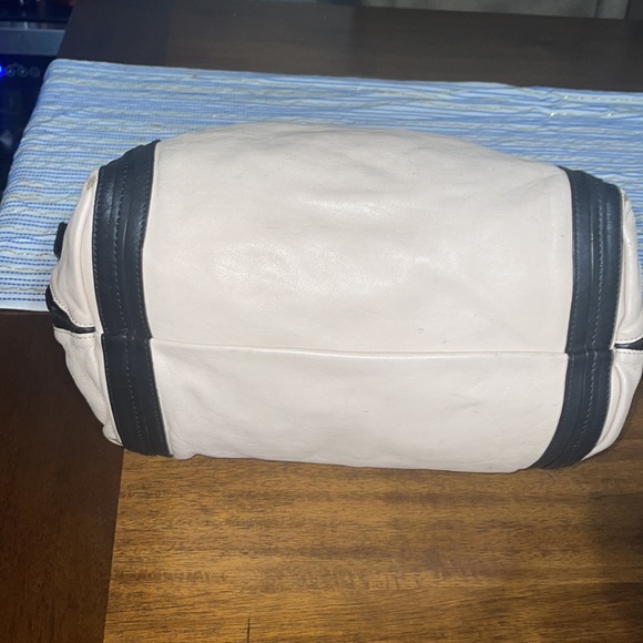 Chloé Alison Shopper Tote GUC - Picture 8 of 17